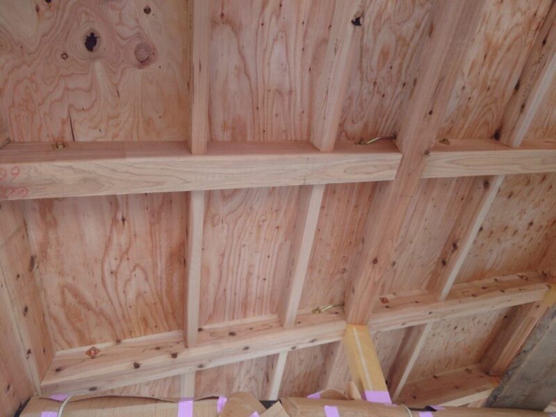 屋根がかかりました！3寸勾配の大迫力な大屋根、完成をお楽しみに！｜秋葉区小戸上組新築現場レポート