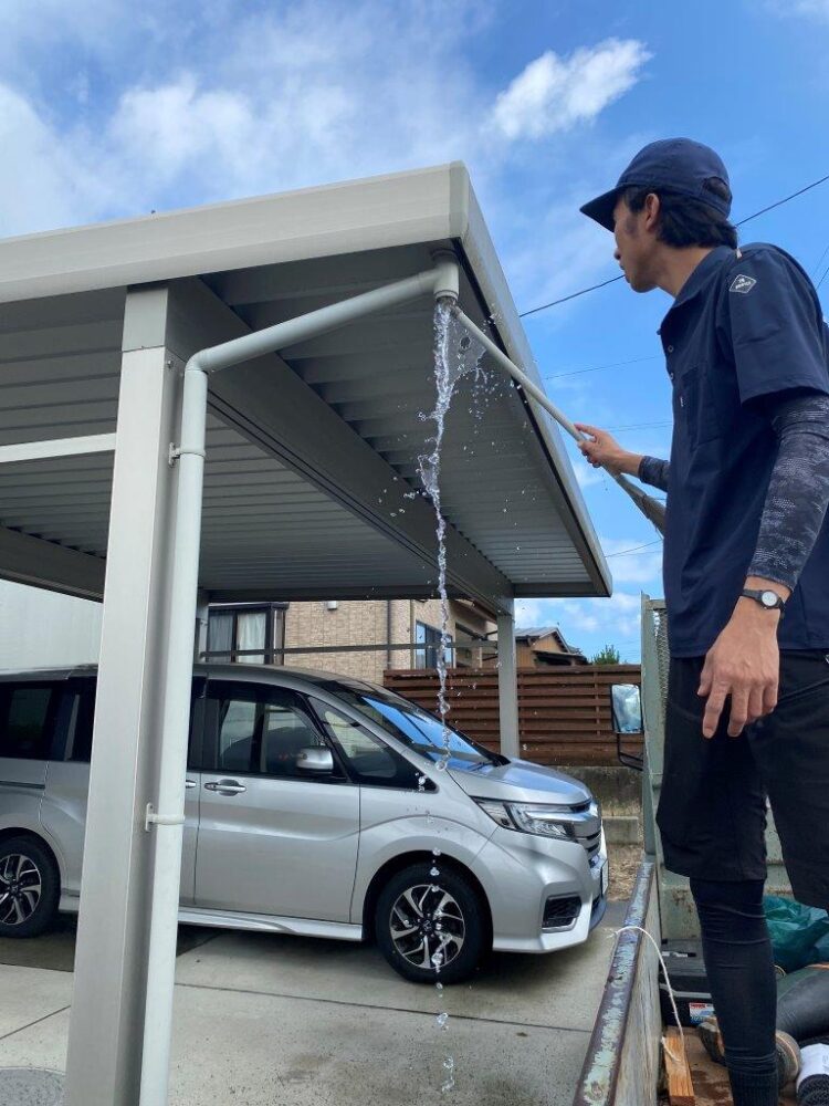 雨樋清掃は屋根だけじゃない！見逃しがちな〇〇もゴミが溜まるんです。