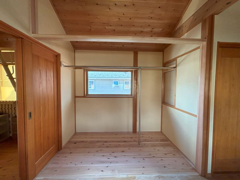 吹抜けを塞いでサンルームにしました！