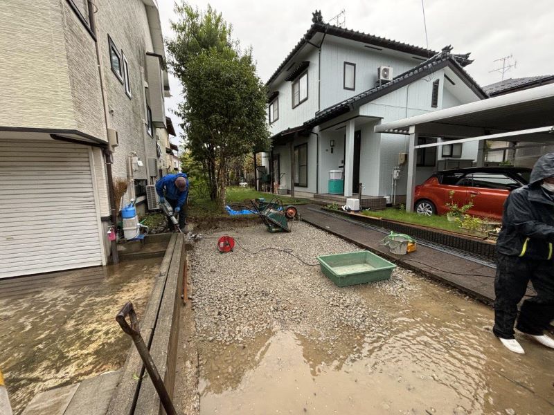 庭を駐車場にする工事を行っています。新潟市で外構工事をお考えの方、清新ハウスにご相談ください。