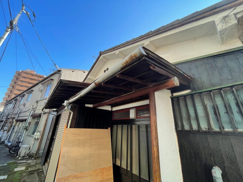 雨水のダメージから家を守るためにも雨樋点検を行いましょう。