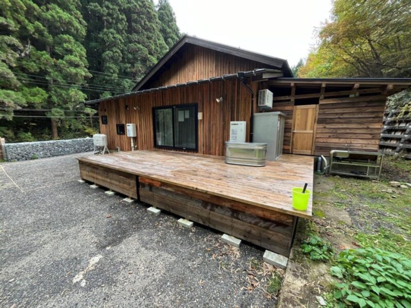 阿賀町　五十島　ゲストハウス　ウッドデッキ塗装　ウッドロング