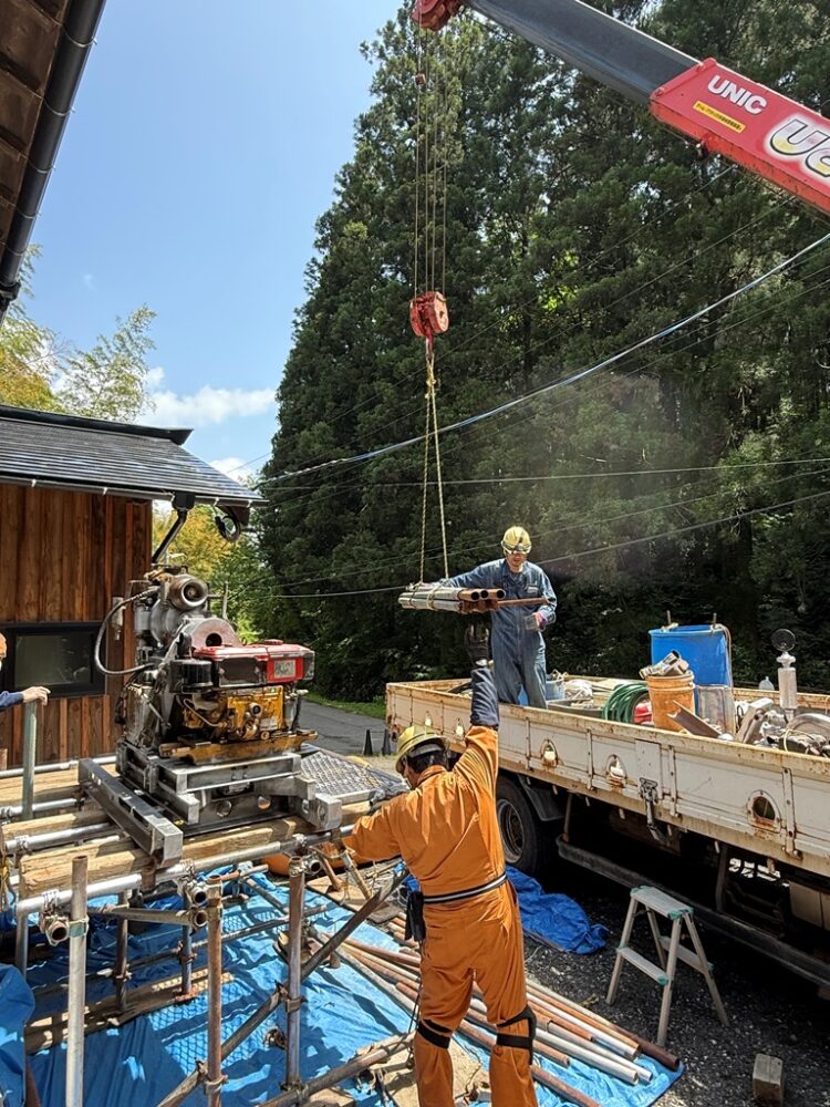山の地下水を掘る 井戸水工事