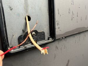 インターホン接続で漏電