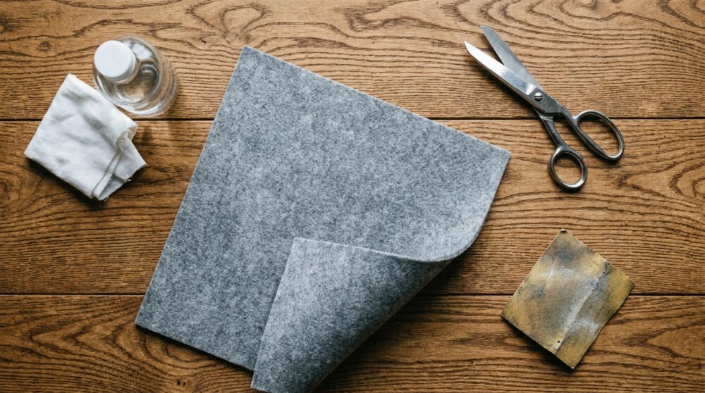 【DIY・解決方法】大切な無垢床をキズから守る！椅子の脚裏「フェルト」の正しい選び方と交換術
