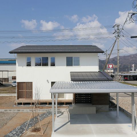 【こだわりのオリジナルキッチンが光る！村上市初F-CON導入のエコ住宅】 アイキャッチ画像